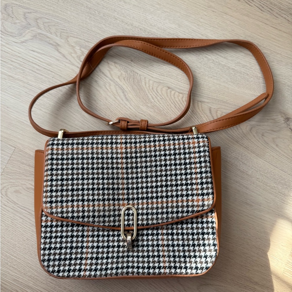 A New Day Tan and Black Houndstooth Crossbody Bag